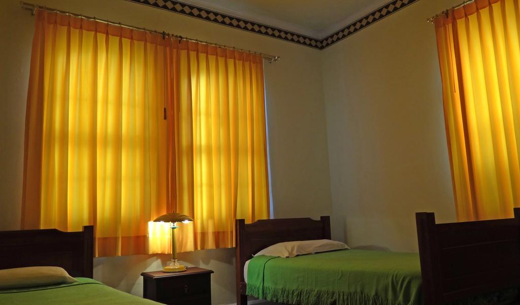 The Yellow House Hotel Quito Room photo