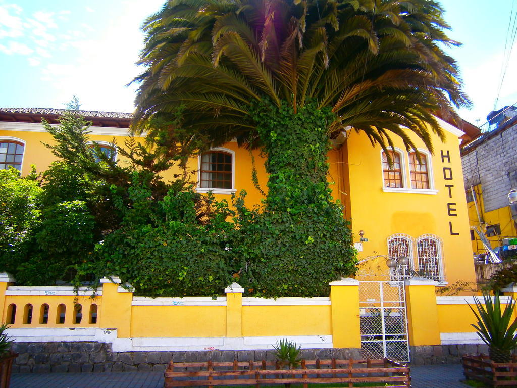 The Yellow House Hotel Quito Exterior photo