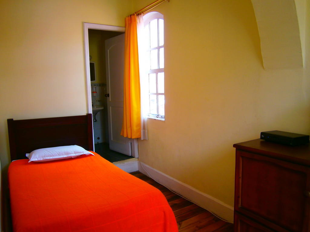 The Yellow House Hotel Quito Room photo